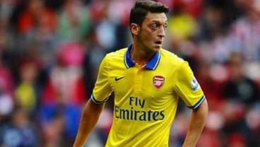 Mesut Ozil: Cedera Lutut, Selamat Tinggal Piala Dunia 2014